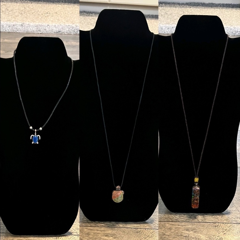 Lot‎ of 3 Fashion Jewelry Necklaces